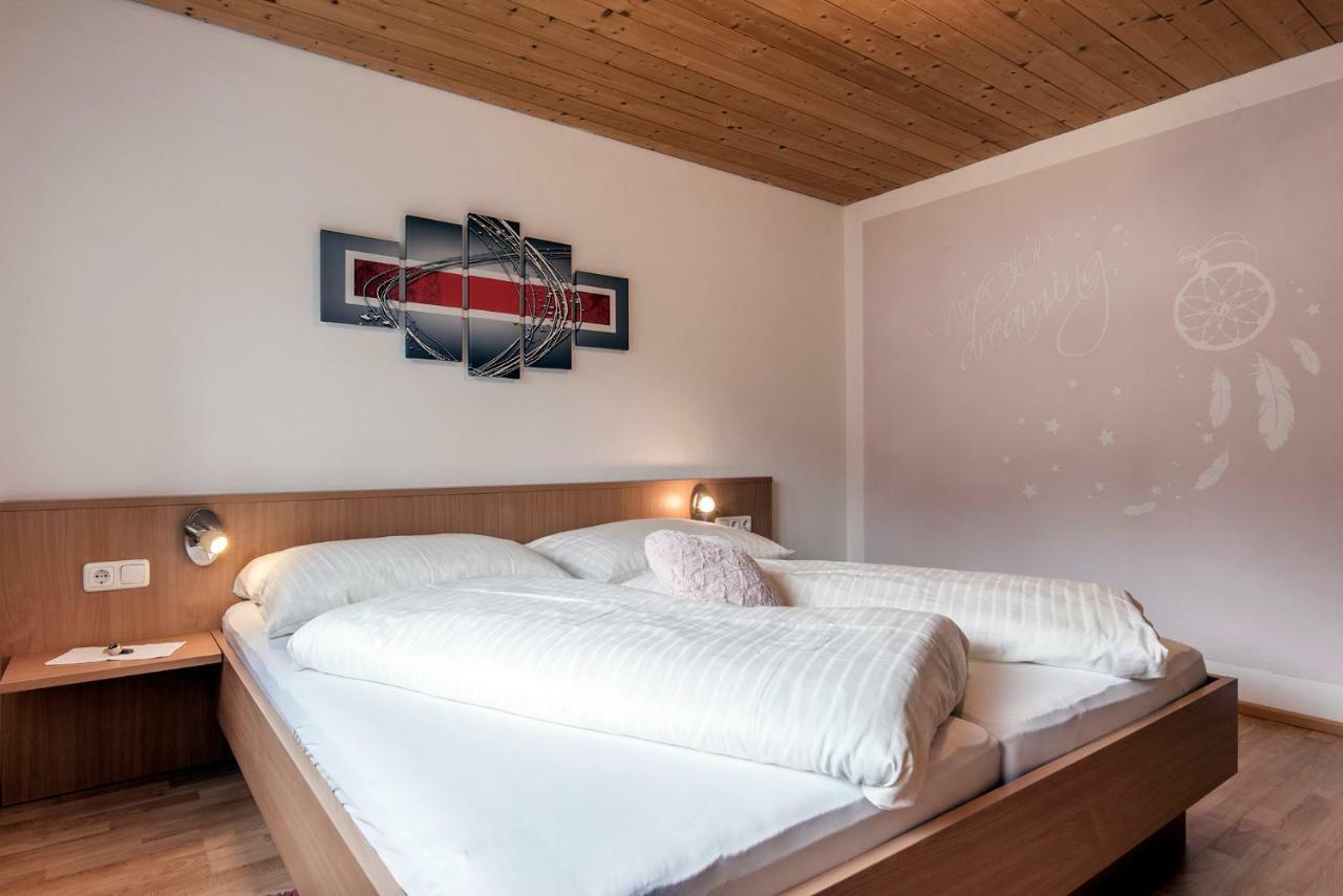 Haus Ambiatscha Apartman Sankt Gallenkirch Kültér fotó