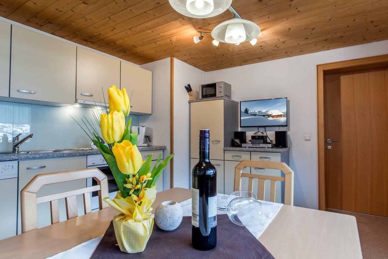 Haus Ambiatscha Apartman Sankt Gallenkirch Kültér fotó