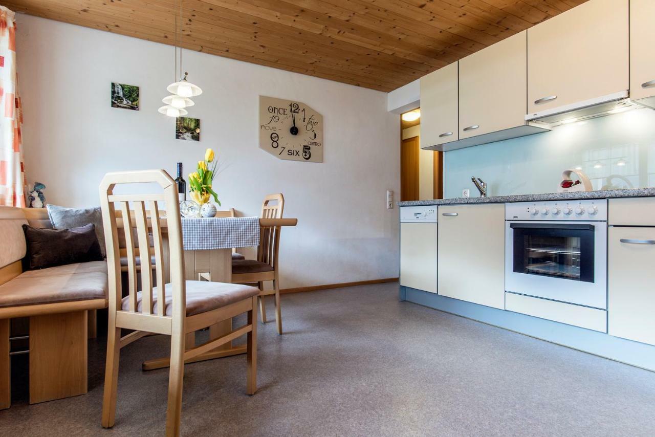 Haus Ambiatscha Apartman Sankt Gallenkirch Kültér fotó