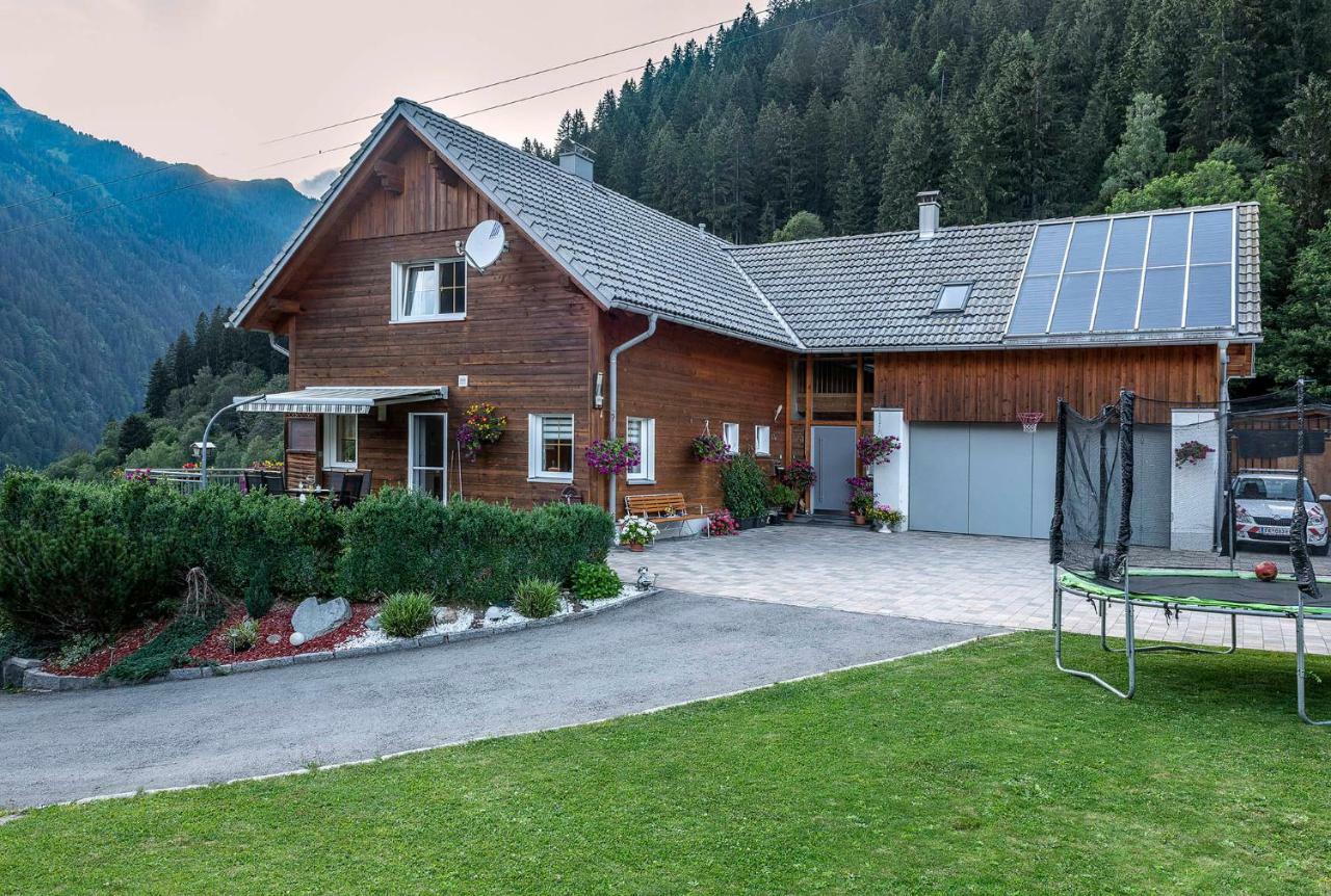 Haus Ambiatscha Apartman Sankt Gallenkirch Kültér fotó